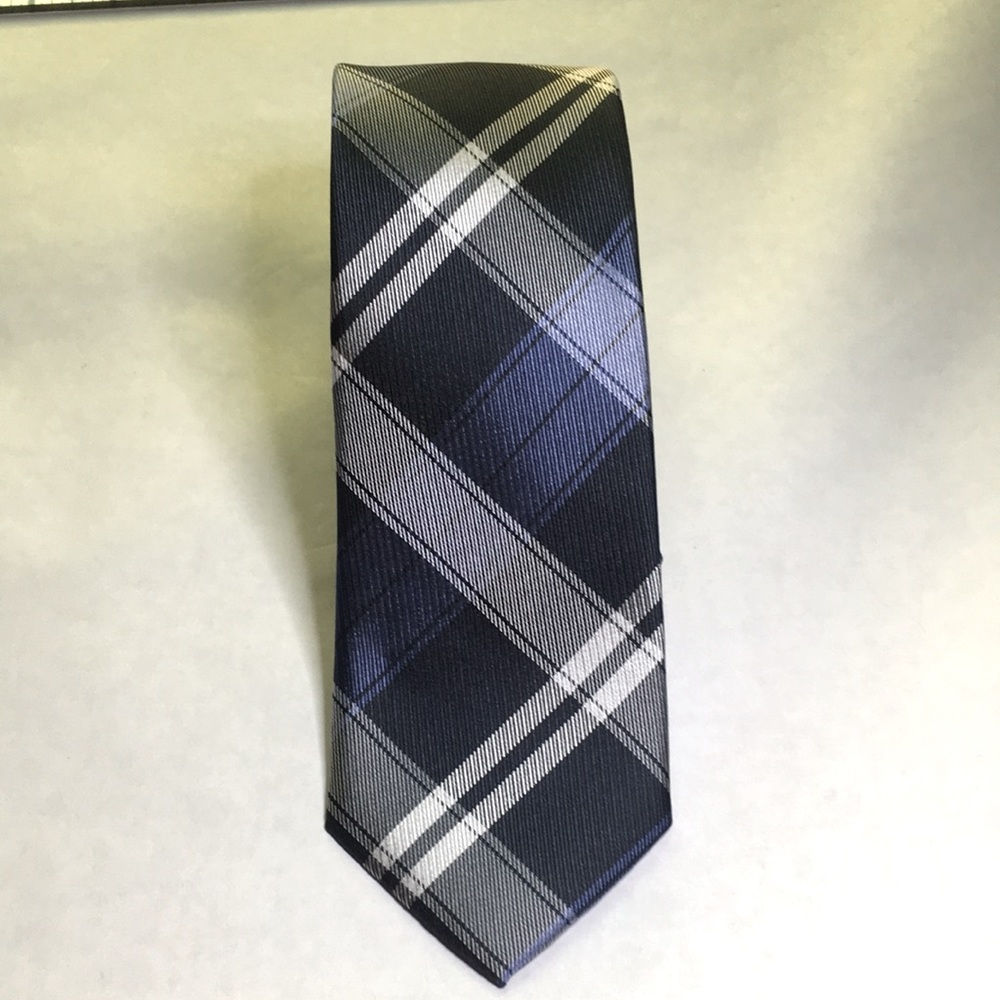 Le 31 exclusive Simons- blue, black, white plaid tie. 100% silk NWT